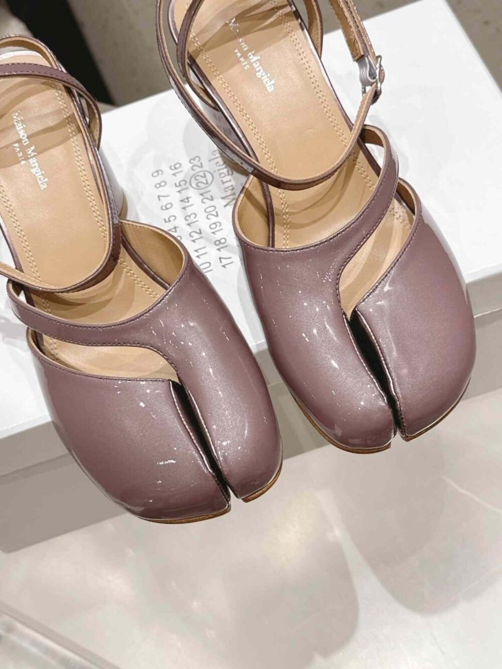 Maison Martin Mar Tabi Slingback Block Heel Sandals (Dusty Mauve Patent Leather) - Picture 7 of 7